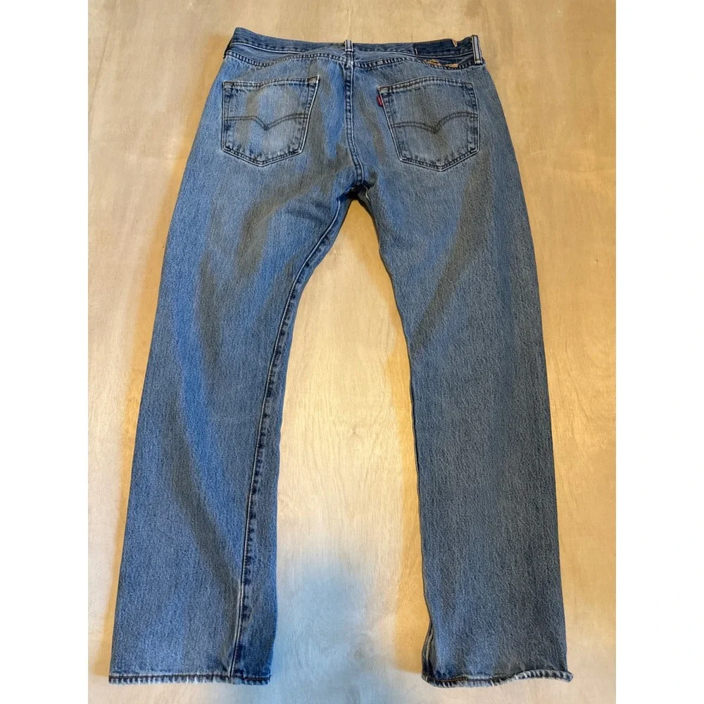 Levis 501 Original Fit Jeans Mens 34x30 Medium Wash Distressed Button Fly Mexico
